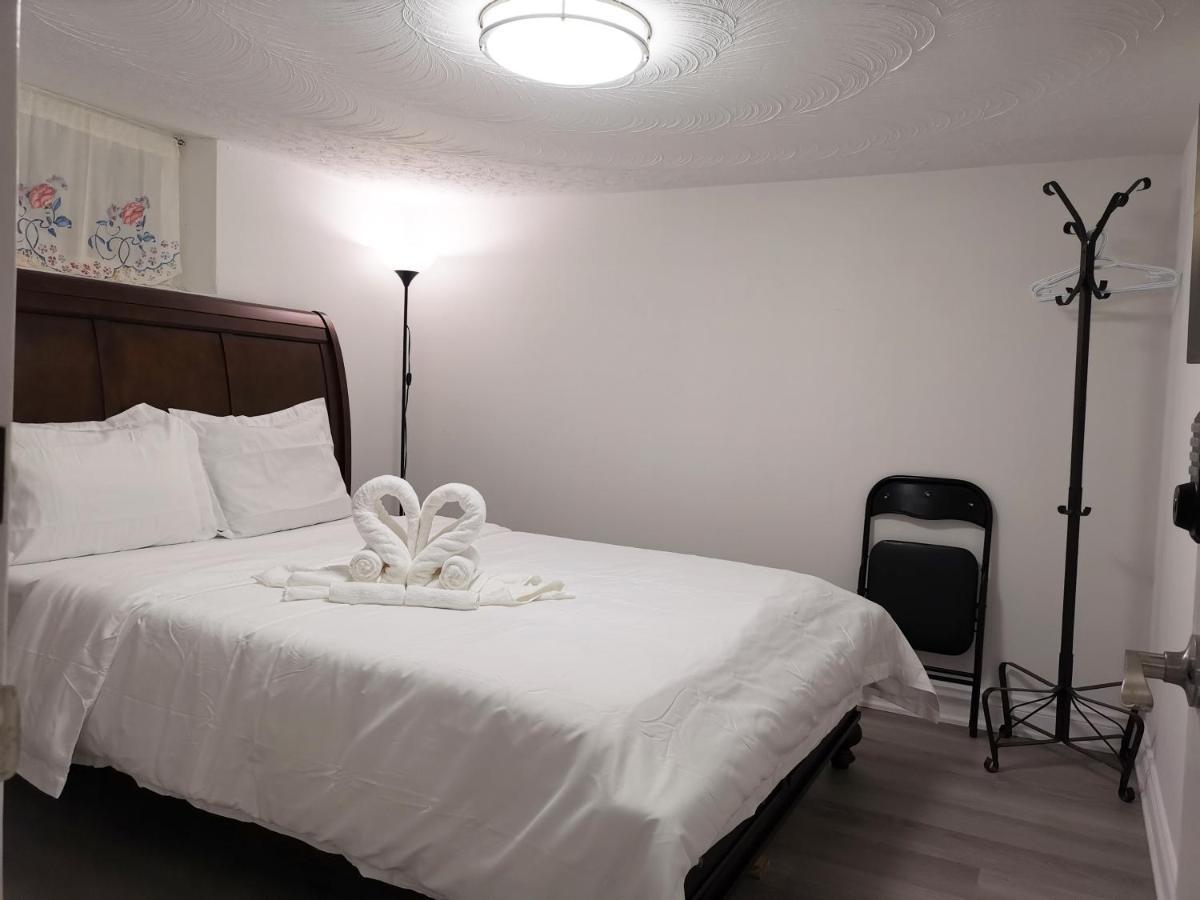 Tidy Private Rooms With Full Kitchen تورونتو المظهر الخارجي الصورة